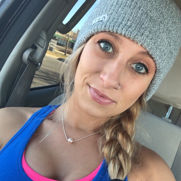 Meet your Posher, Laura - Picture 1 of 1